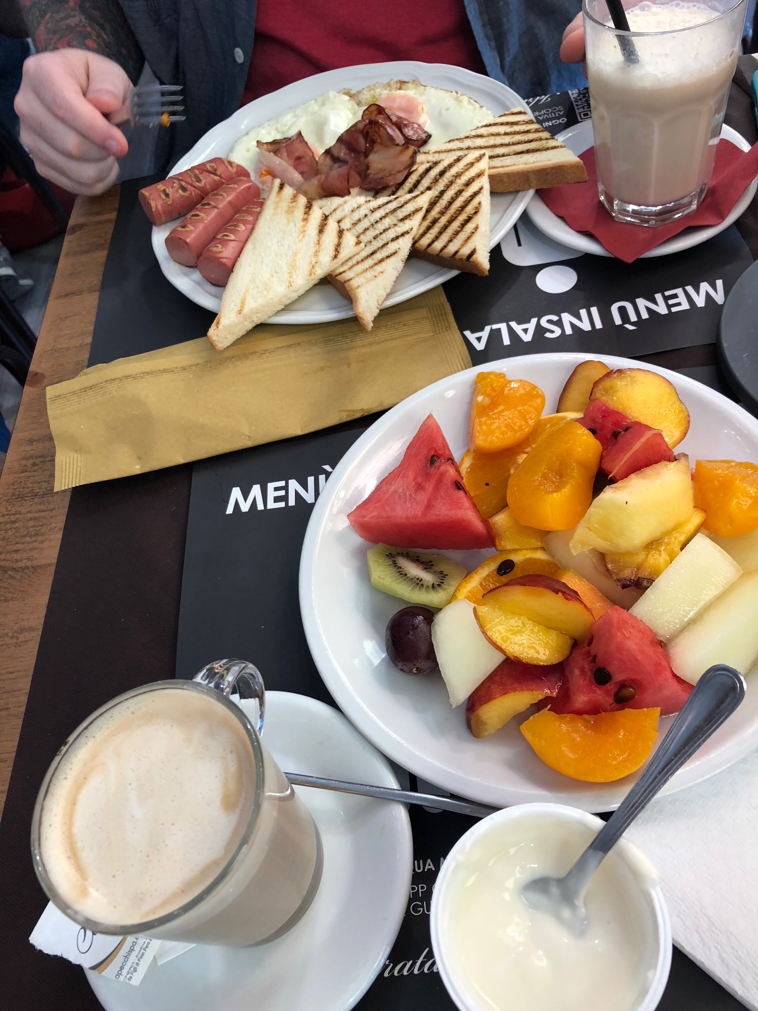 cafe vaticano hot dogs